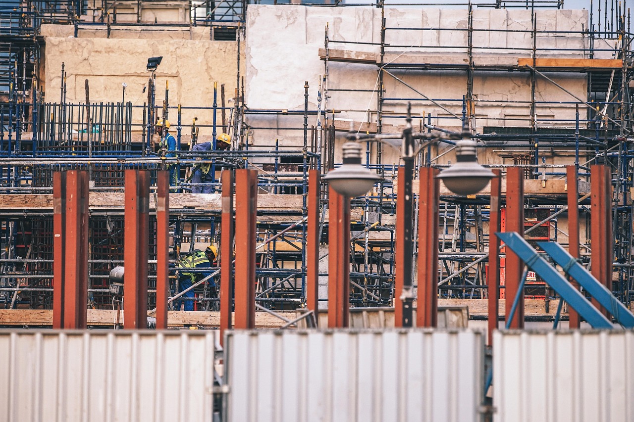 Building Projects Guide: Materials, Services & Planning Overview